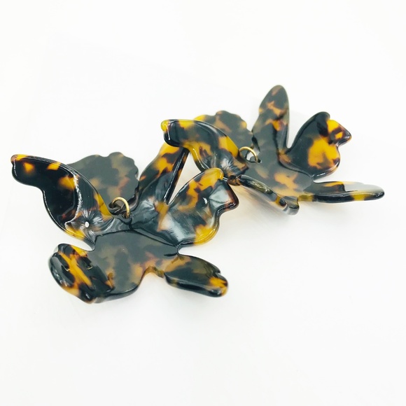 Paper Lily Earrings in Tortoise - Picture 2 of 8